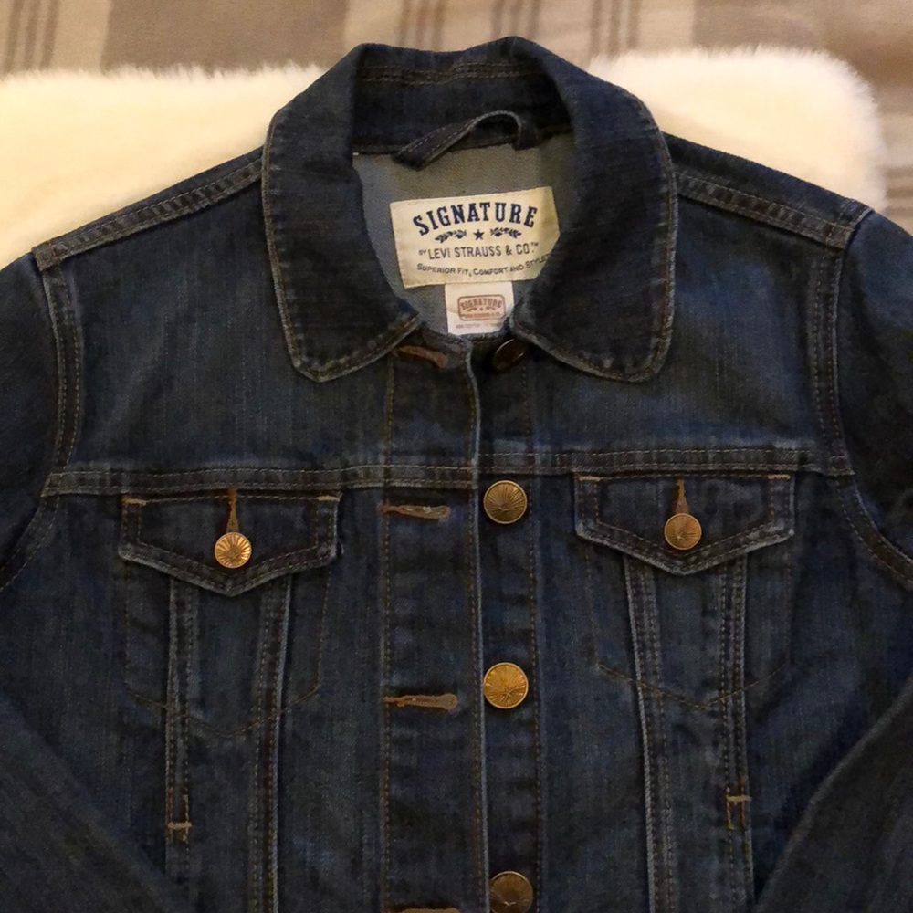 Signature LEVI STRAUSS & CO EUC MEDIUM